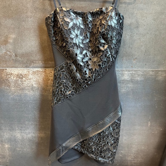 LADIES BLACK FAUX LEATHER LACE COCKTAIL EVENING DRESS SIZE MEDIUM - Picture 1 of 3